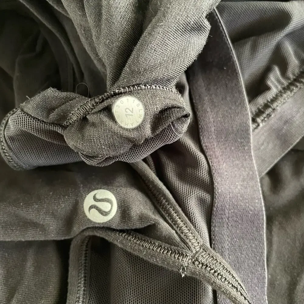 Lululemon black Racerback t-back Tank Top size 12